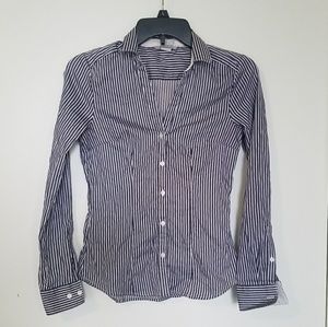 4/15$$🛍 H&M Button Down Shirt